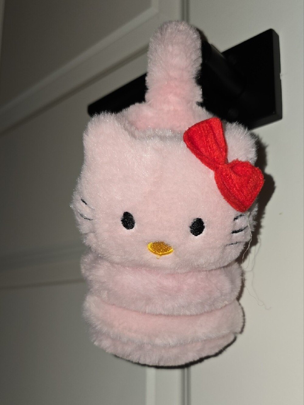 Sanrio, Hello Kitty Pink Plush Girls Ear Muffs - Picture 5 of 5
